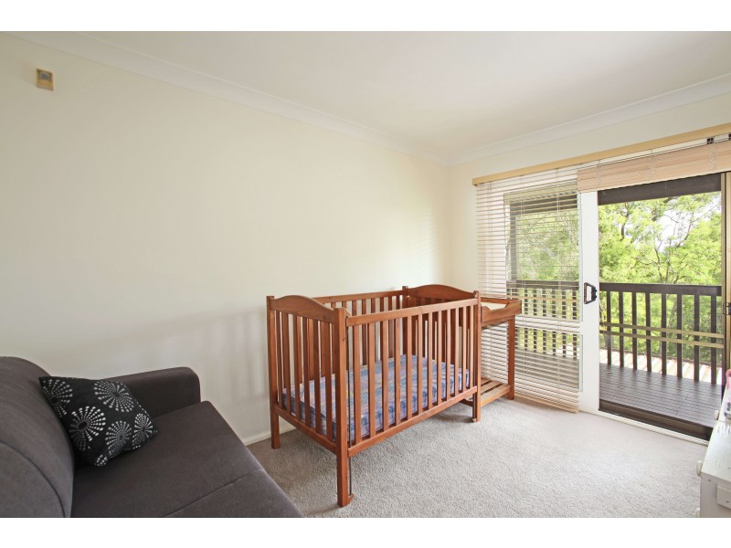 49 Woodlark Pl, Glenfield NSW 2167