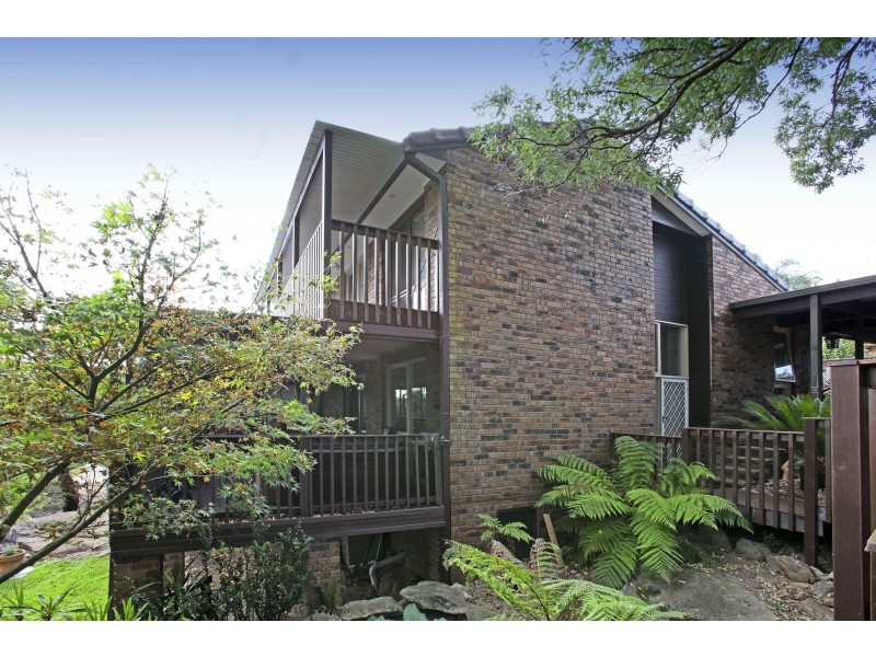 49 Woodlark Pl, Glenfield NSW 2167