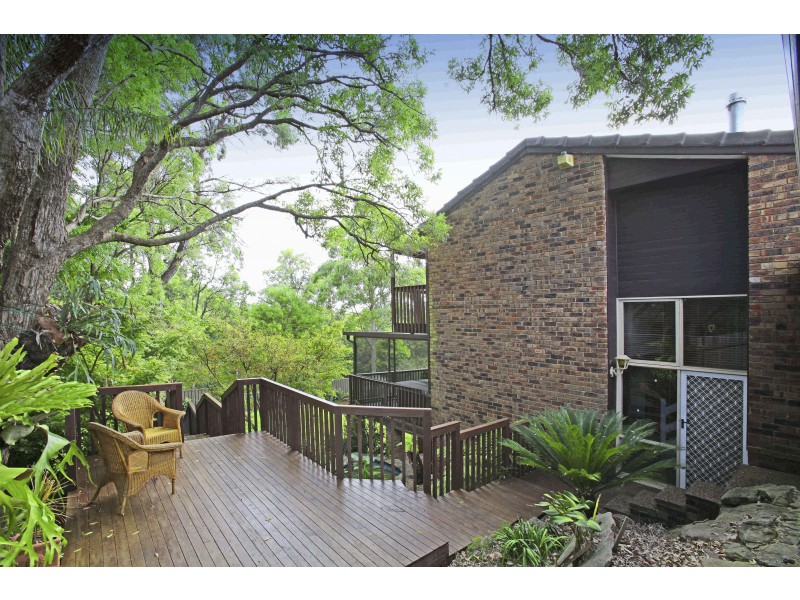 49 Woodlark Pl, Glenfield NSW 2167