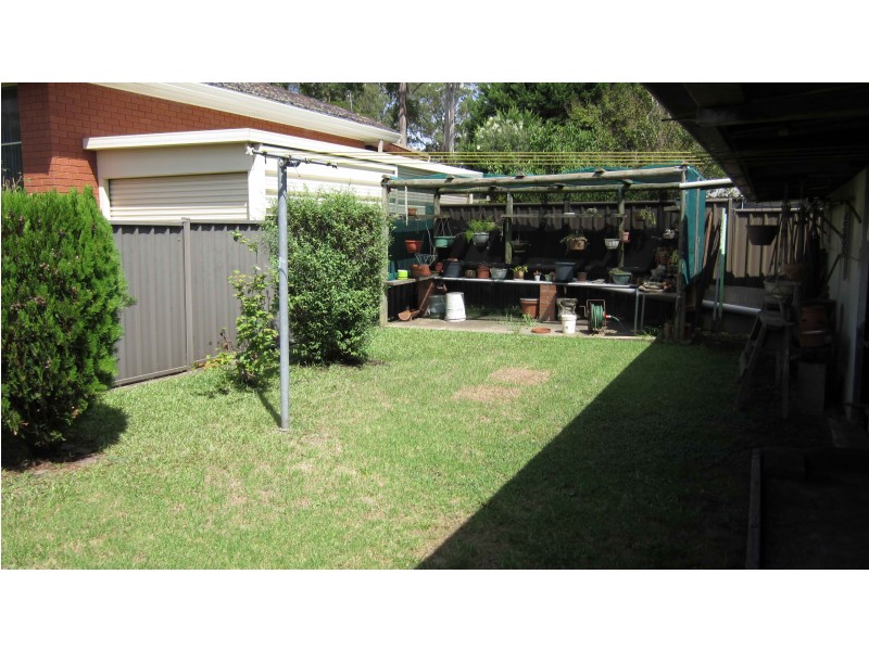 48 Railway Pde, Glenfield NSW 2167