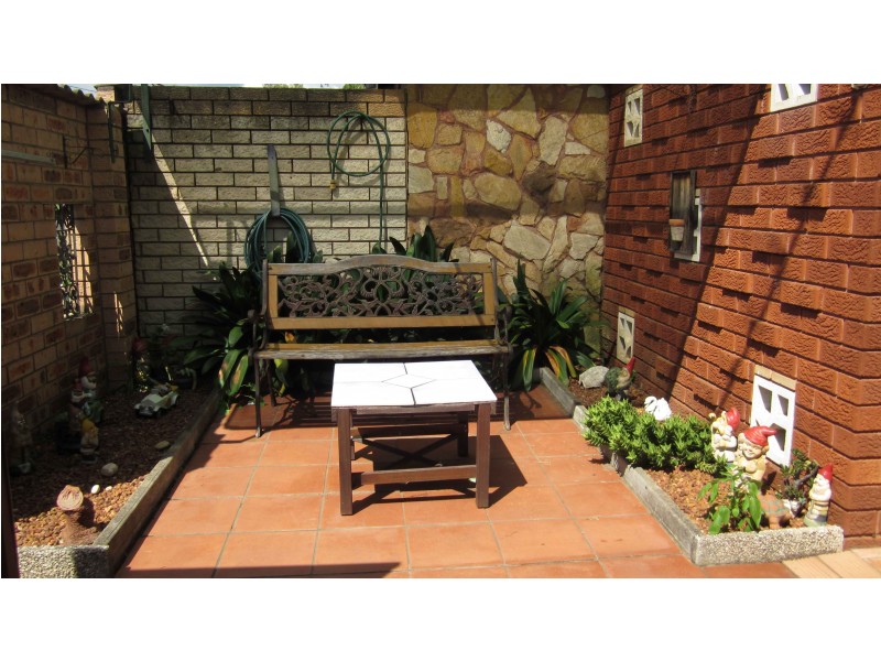 48 Railway Pde, Glenfield NSW 2167