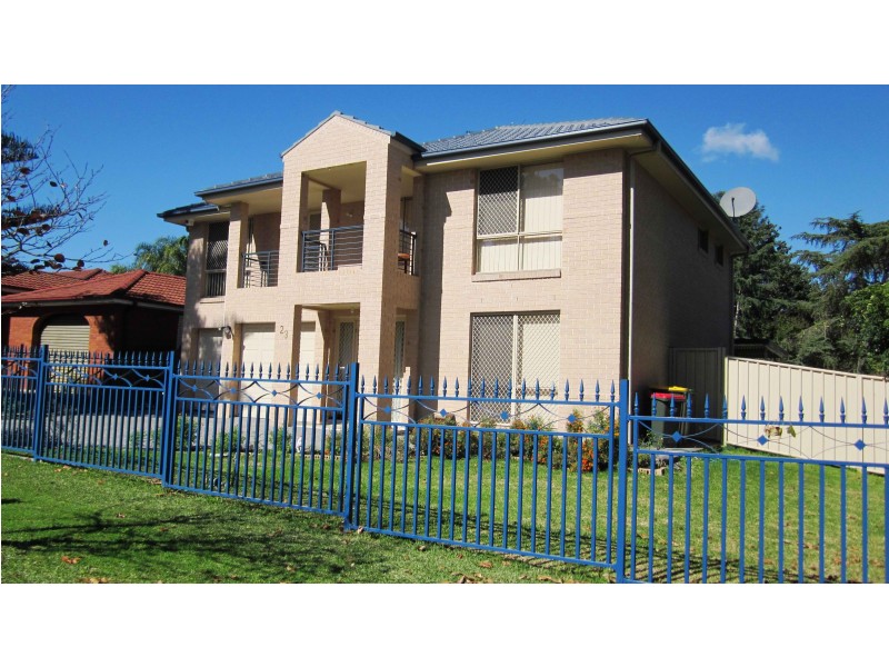23 Belmont Rd, Glenfield NSW 2167