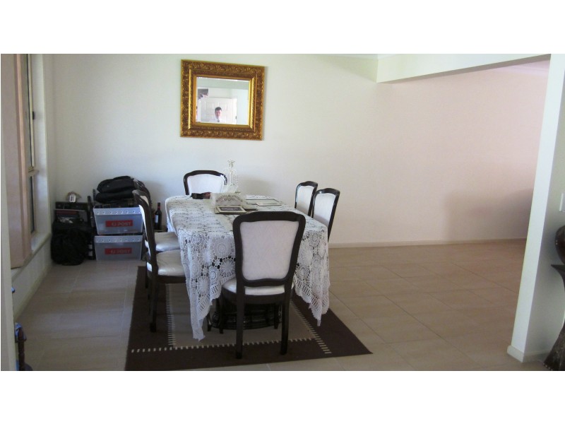 23 Belmont Rd, Glenfield NSW 2167