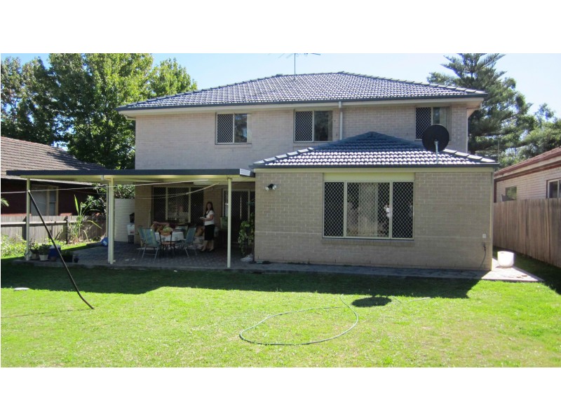 23 Belmont Rd, Glenfield NSW 2167