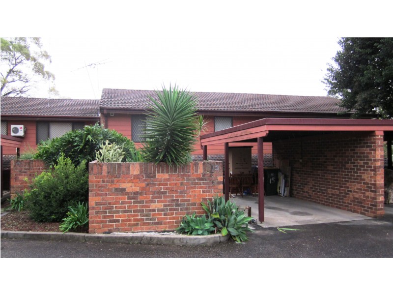 15/6 Jacquinot Pl, Glenfield NSW 2167