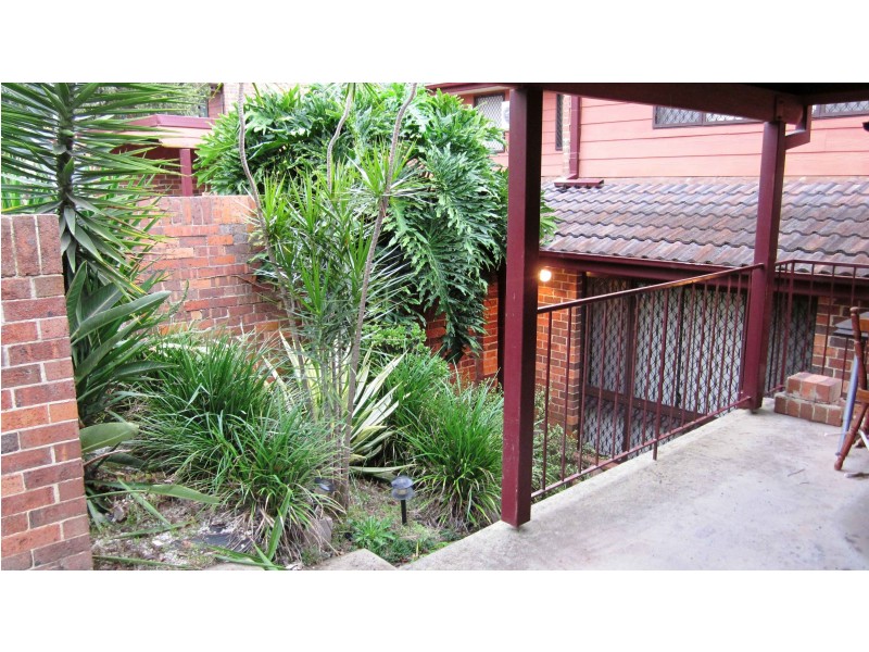 15/6 Jacquinot Pl, Glenfield NSW 2167