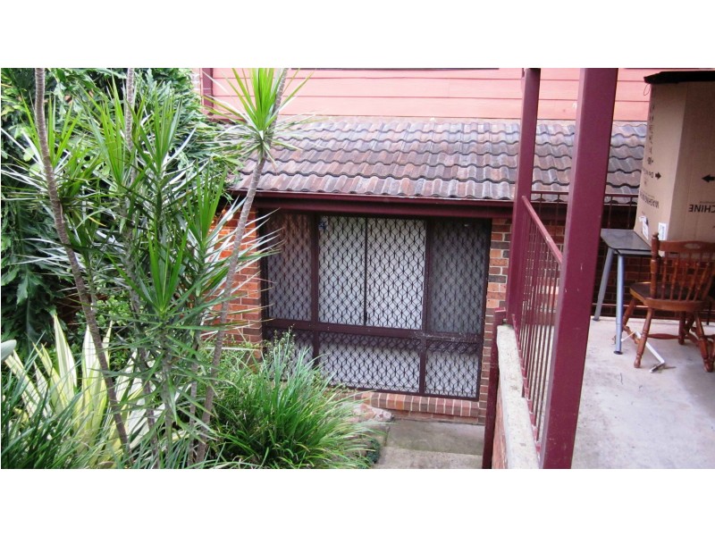 15/6 Jacquinot Pl, Glenfield NSW 2167