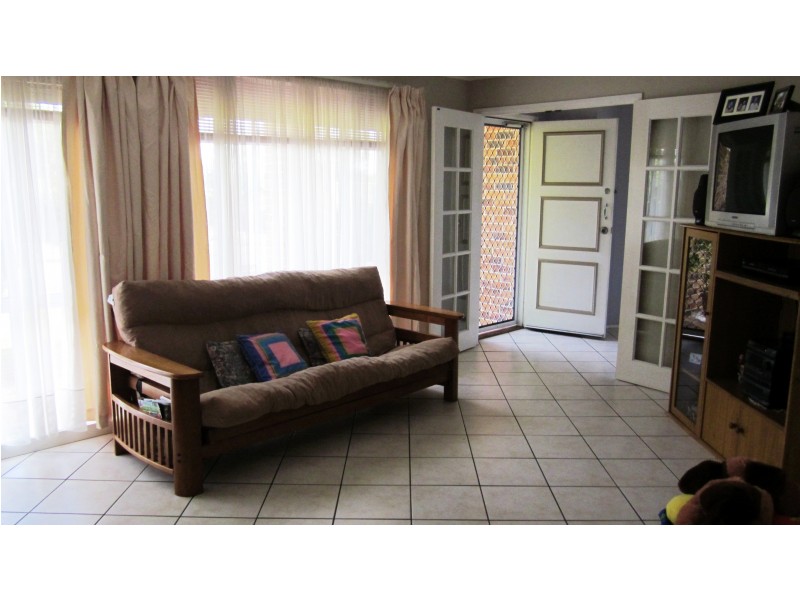 20 Salter Ave, Minto NSW 2566