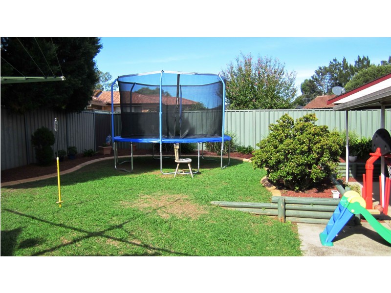 20 Salter Ave, Minto NSW 2566