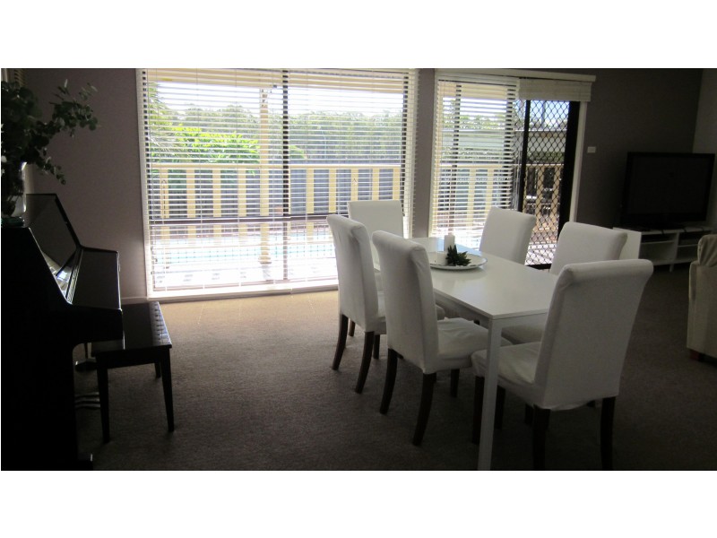 24 Fergusson St, Glenfield NSW 2167