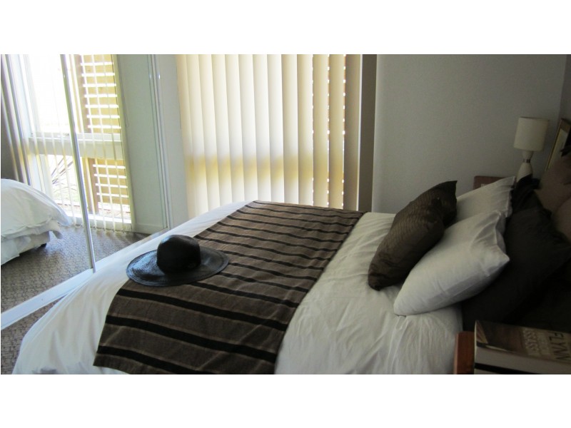 24 Fergusson St, Glenfield NSW 2167