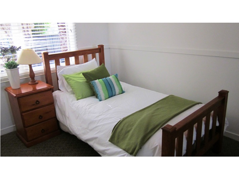 24 Fergusson St, Glenfield NSW 2167