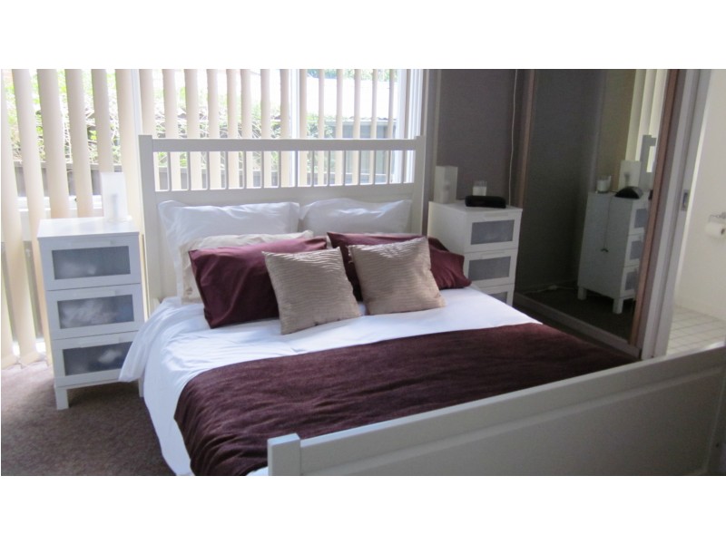 24 Fergusson St, Glenfield NSW 2167