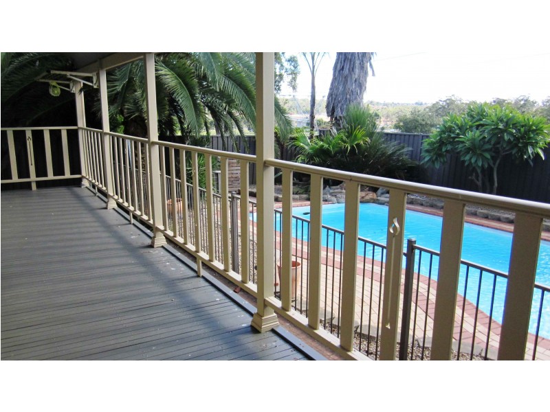 24 Fergusson St, Glenfield NSW 2167