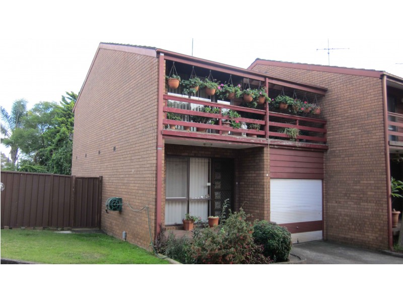 4/3 Daru Pl, Glenfield NSW 2167