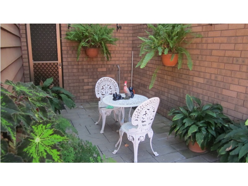 4/3 Daru Pl, Glenfield NSW 2167