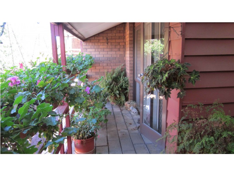 4/3 Daru Pl, Glenfield NSW 2167