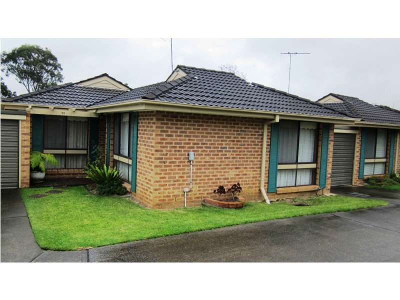 42/212 Harrow Rd, Glenfield NSW 2167