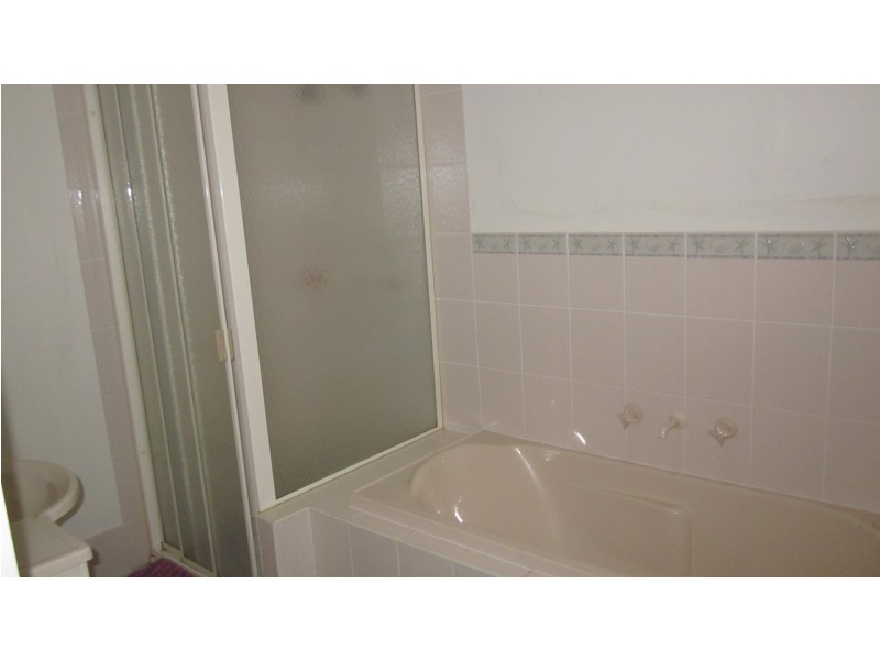 82 Helicia Rd, Macquarie Fields NSW 2564