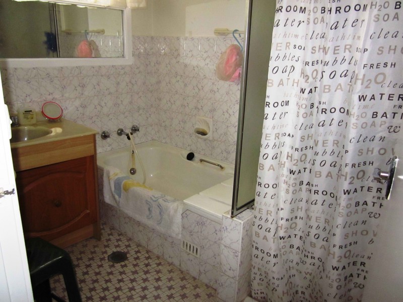 20 Trafalgar St, Glenfield NSW 2167