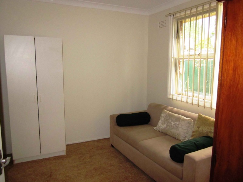 20 Trafalgar St, Glenfield NSW 2167