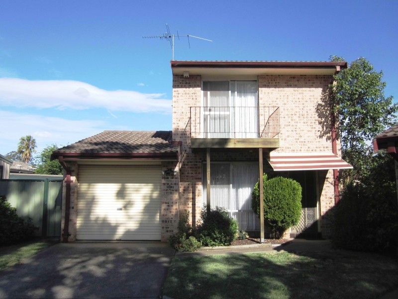 1/11 Koala Ave, Ingleburn NSW 2565