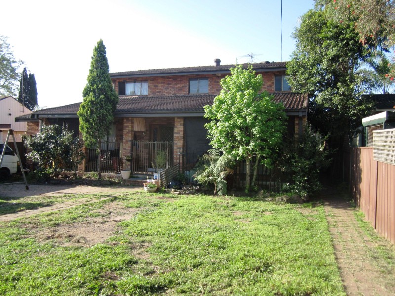 54 Fawcett St, Glenfield NSW 2167