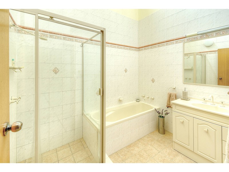 6 Findley Rd, Bringelly NSW 2556