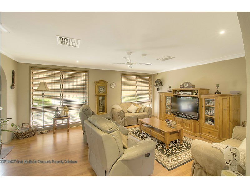 41 Trotwood Ave, Ambarvale NSW 2560