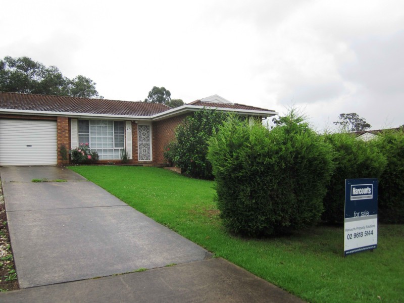 23/4 Jacquinot Pl, Glenfield NSW 2167