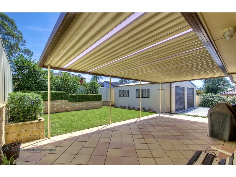 9 Monckton Pl, Glenfield NSW 2167