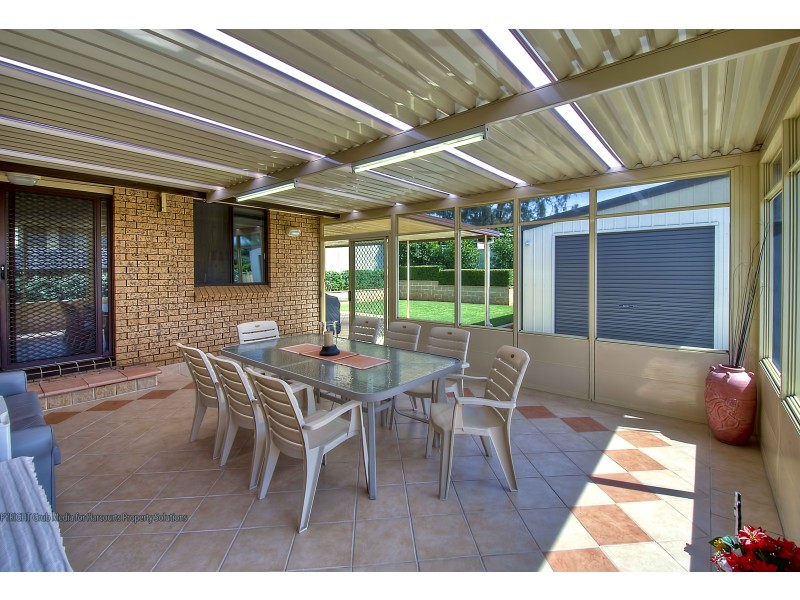 9 Monckton Pl, Glenfield NSW 2167