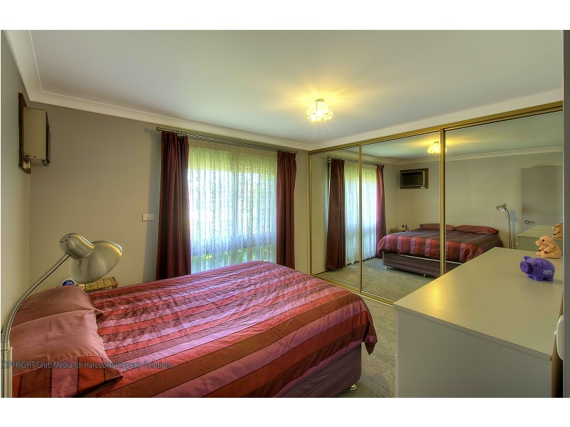 9 Monckton Pl, Glenfield NSW 2167