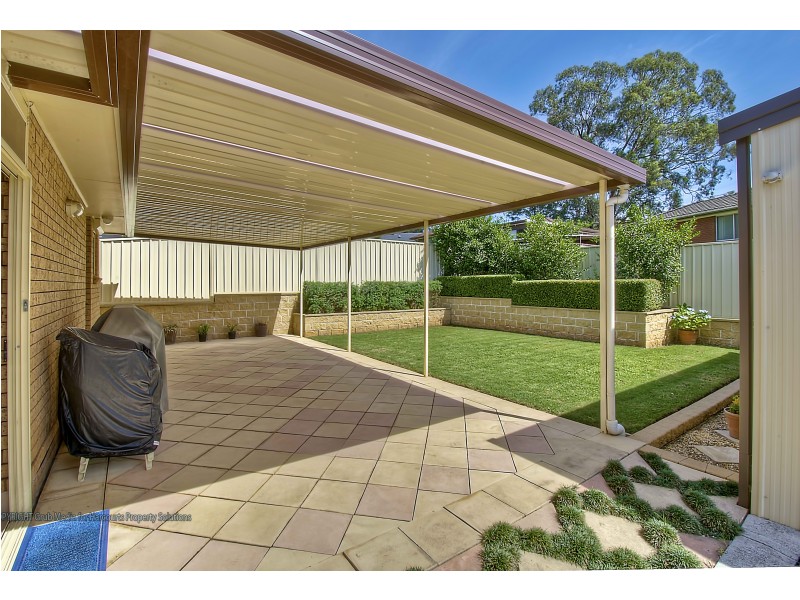 9 Monckton Pl, Glenfield NSW 2167