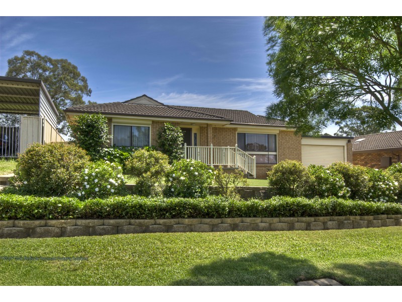 9 Monckton Pl, Glenfield NSW 2167