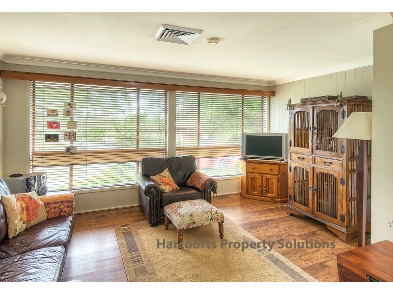 12 Kiriwina Pl, Glenfield NSW 2167