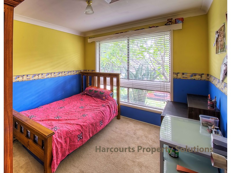 12 Kiriwina Pl, Glenfield NSW 2167