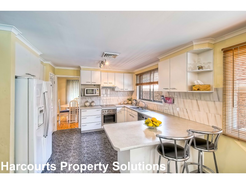 108 Harrow Rd, Glenfield NSW 2167