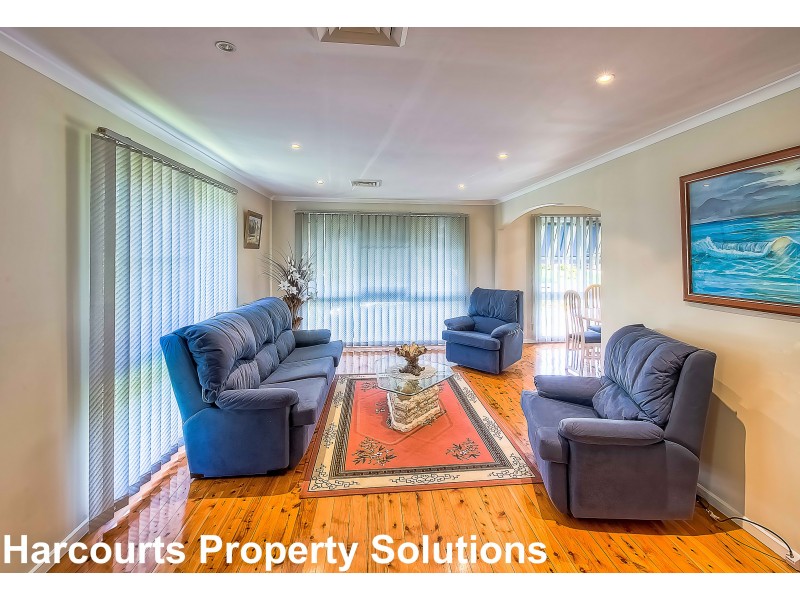 108 Harrow Rd, Glenfield NSW 2167