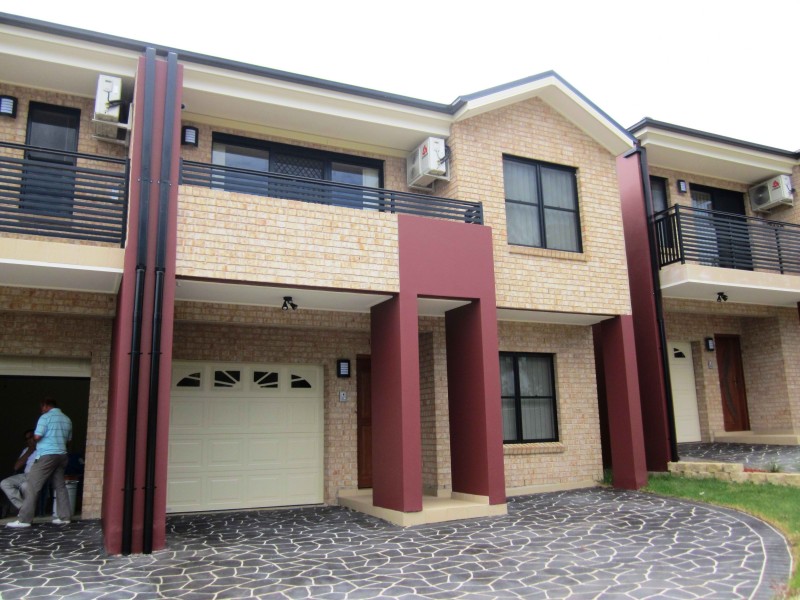 54 Pelargonium Cres, Macquarie Fields NSW 2564