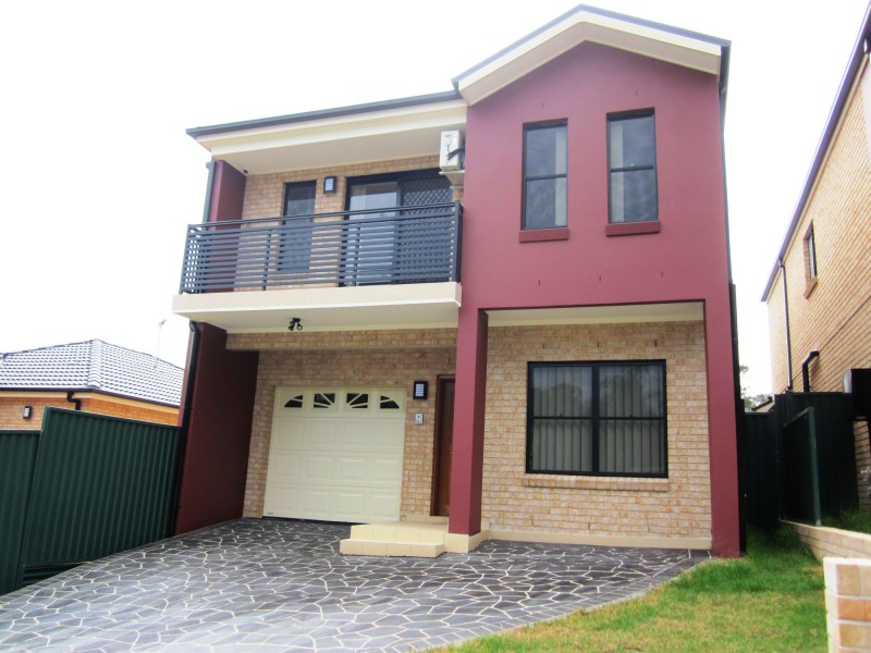 58 Pelargonium Cres, Macquarie Fields NSW 2564