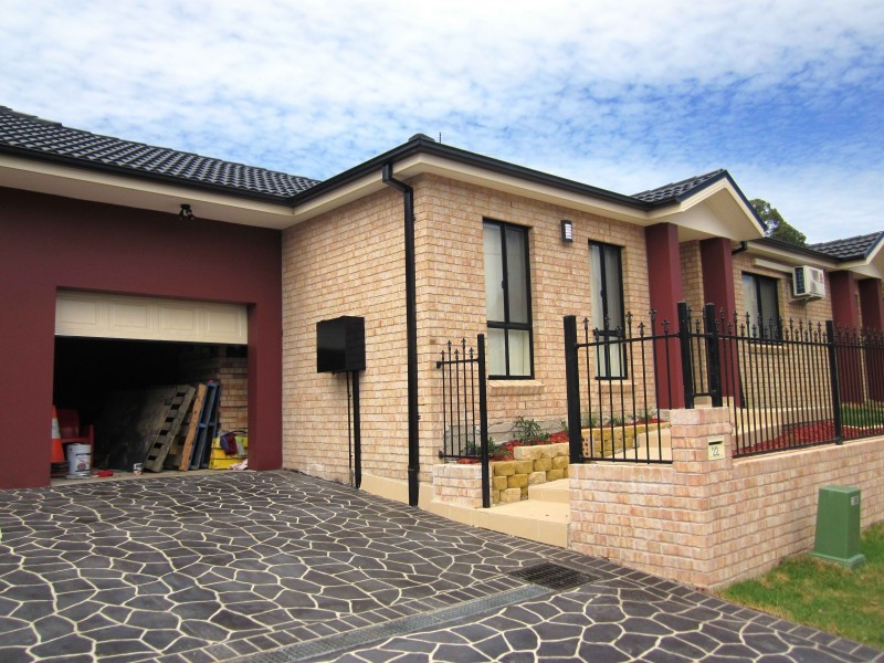 22 Fifth Ave, Macquarie Fields NSW 2564
