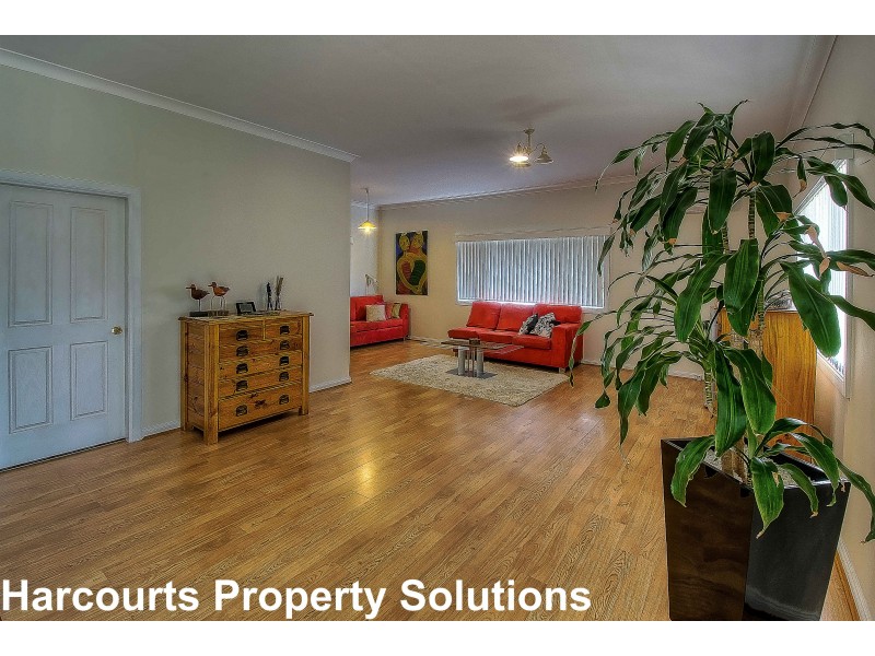 104 Belmont Rd, Glenfield NSW 2167