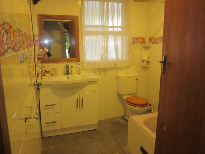 37 Trafalgar St, Glenfield NSW 2167