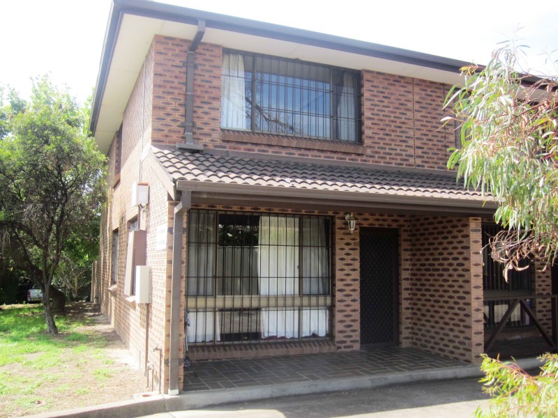 1/1 Atchison Rd, Macquarie Fields NSW 2564