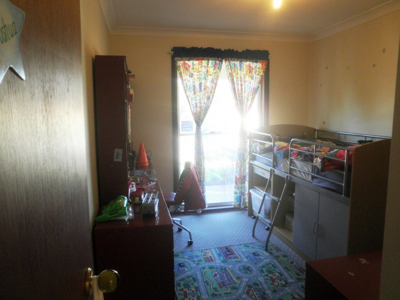 15 Rentoul St, Glenfield NSW 2167