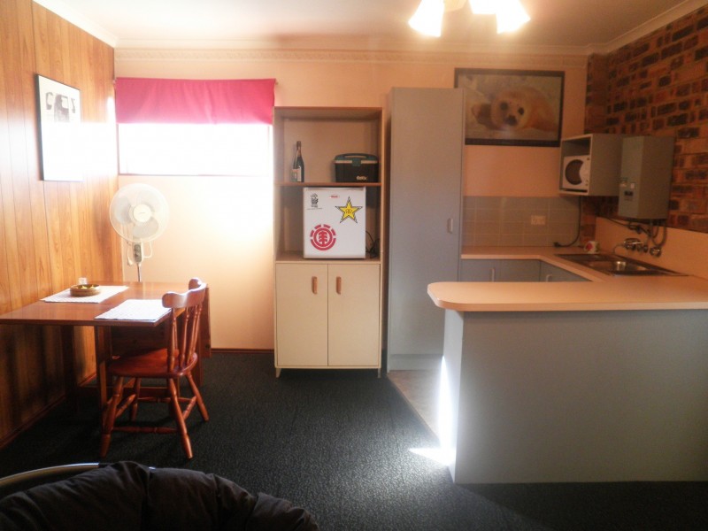 15 Rentoul St, Glenfield NSW 2167