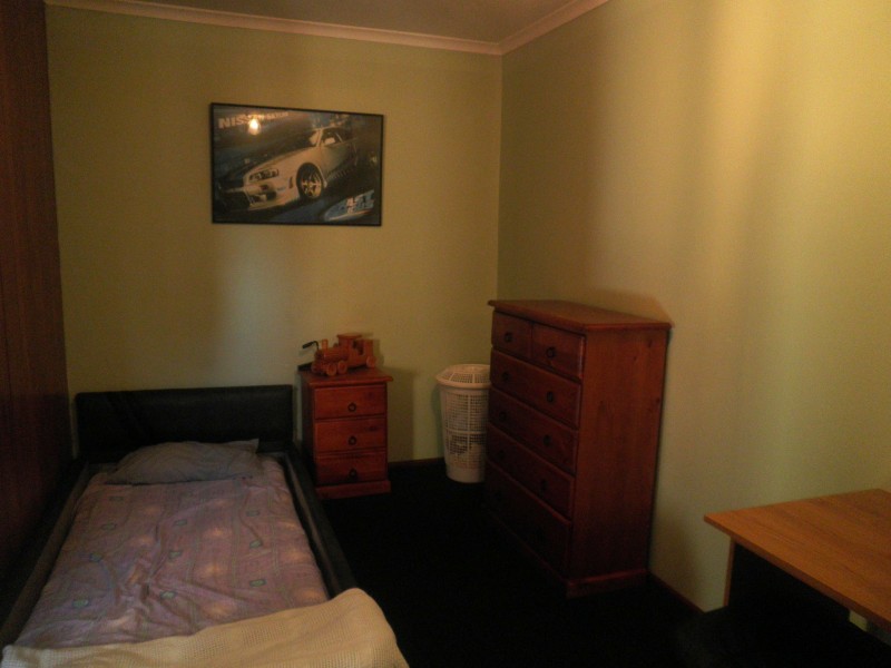 15 Rentoul St, Glenfield NSW 2167