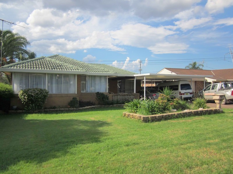26 Fergusson St, Glenfield NSW 2167