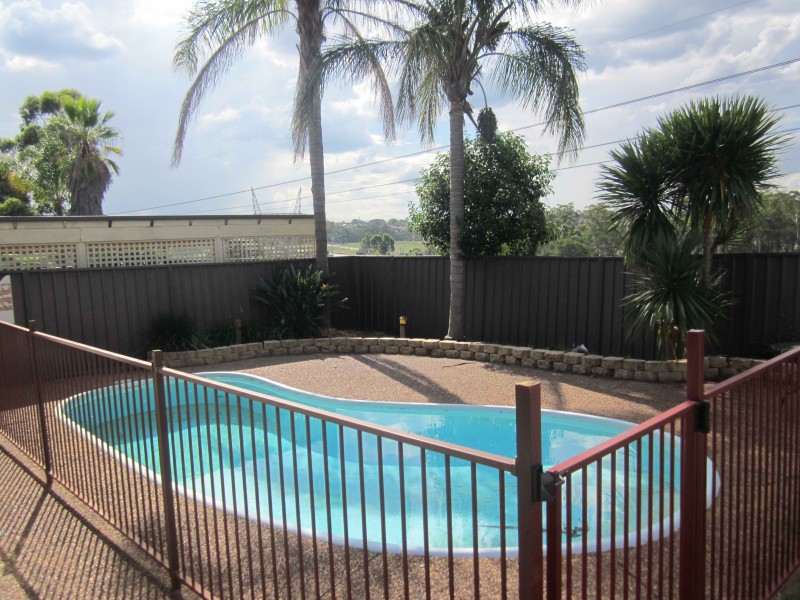 26 Fergusson St, Glenfield NSW 2167